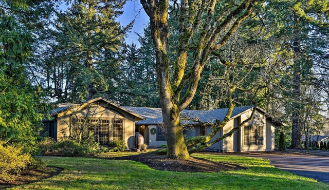 Spacious Hillsboro Home ~ 18 Mi to Portland!