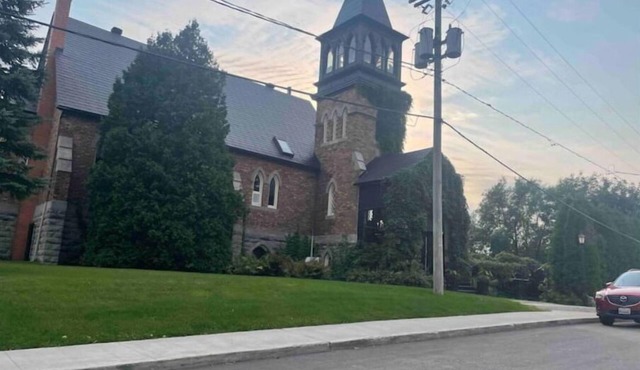 Spacious Historic Church Home/7 pers. Walk to Ferry/Old Lévis