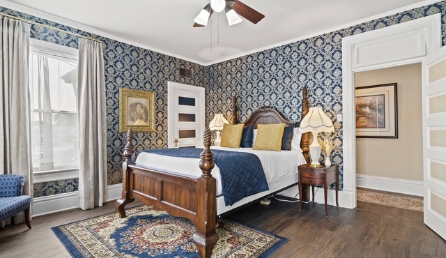 Spacious Historic Escape | 4BR Luxury | Walk to Downtown & Landmarks