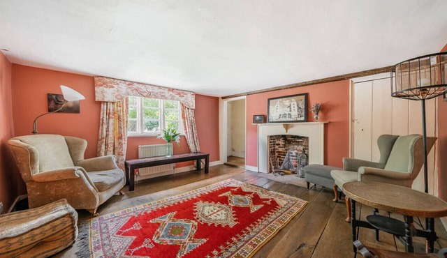 Spacious, historic cottage near town and country.