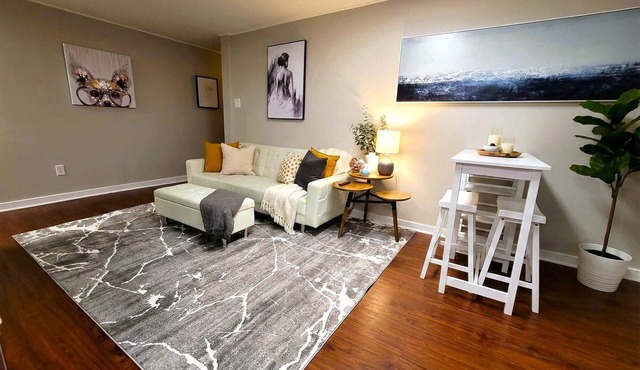 Spacious Historic King Suite