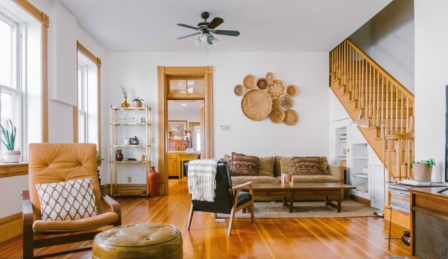 Spacious Historic Townhouse in Frenchtown