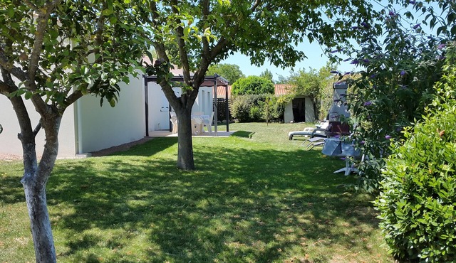 Spacious house in a quiet location between sea and forest