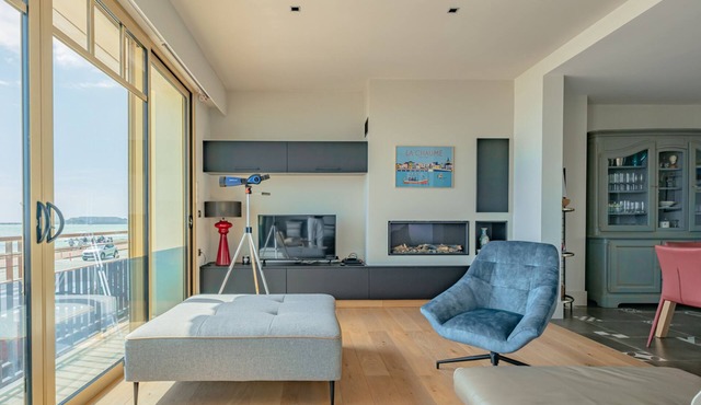 Spacious house with elevator and air conditioning, near the beach