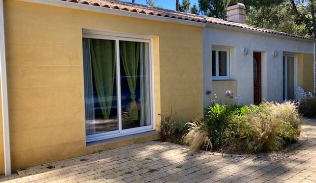 Spacious house in St Jean de Monts, pets allowed, parking