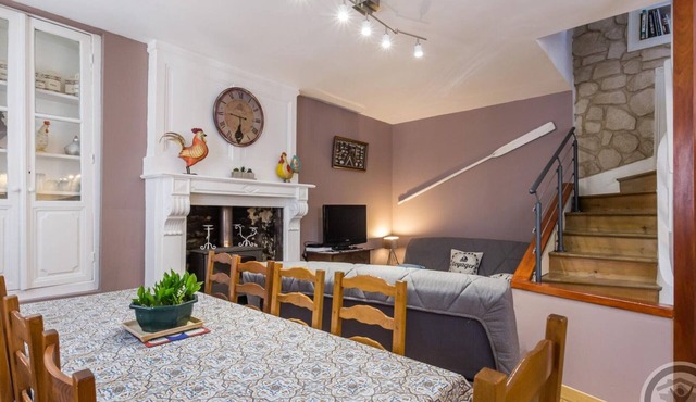 Spacious house, private terrace, near shops