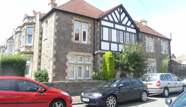 Spacious Holiday Apartment near the Sea