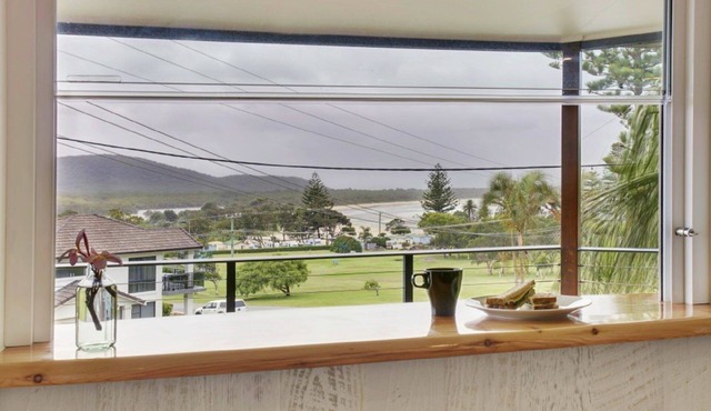 SPACIOUS HOLIDAY HOME IN THE HEART OF CRESCENT HEAD