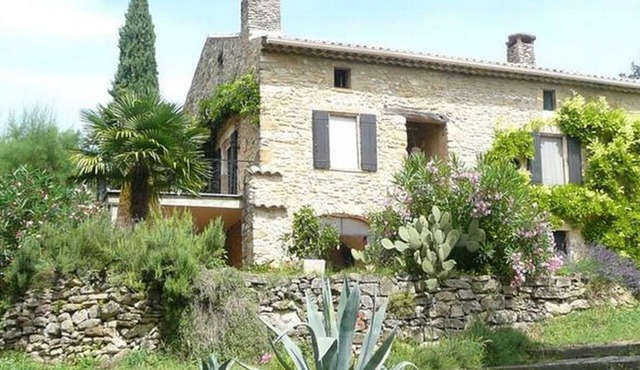 Spacious holiday home with pool/Provence
