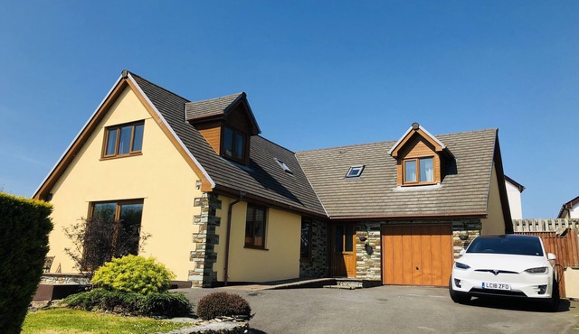 Spacious holiday home near Duckpool Bay