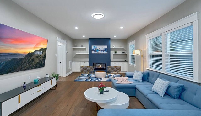 Spacious Hollywood Home | Minion Room & Pickleball