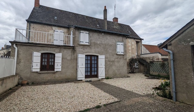 Spacious Home with Courtyard, Near Nature Park, 10 mins to Bellebouche, Fireplace, Garage