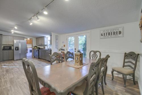 Spacious Home 10 Miles to Wintergreen Resort!