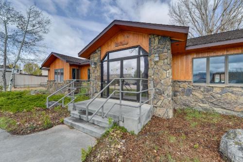 Spacious Home 10 Minutes to Ten Sleep Canyon!