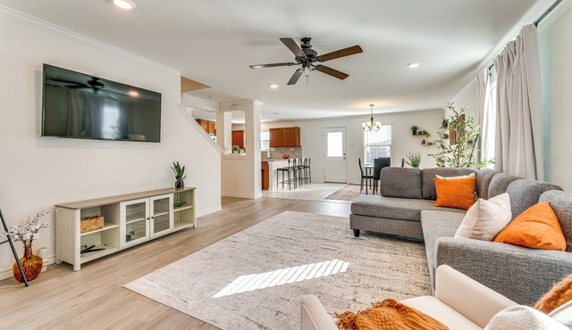 Spacious Home 11 Mi to San Antonio River Walk