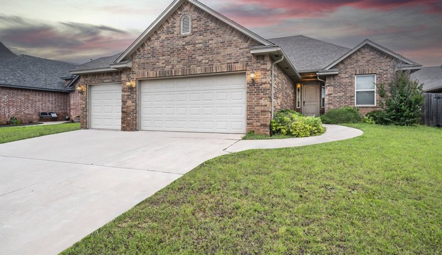 Spacious Home - 5 Min. to OU campus!
