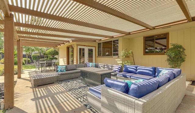 Spacious Home - 6 Mi to Downtown Fresno!