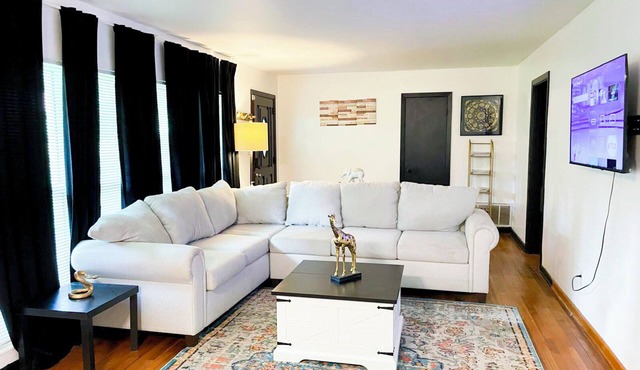 Spacious Home < 6 min to FSU Stadium and < 13 min to FAMU Campus