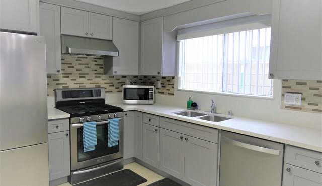 Spacious Home* 7 minutes to Disneyland