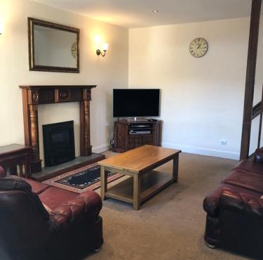 Spacious home by the sea in Scalloway.