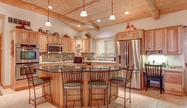 Spacious home close to Lanesboro, MN and the Root River State trail system.
