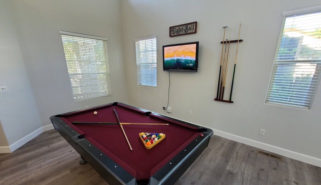 Spacious Home Close to Tahoe and Downtown Reno
