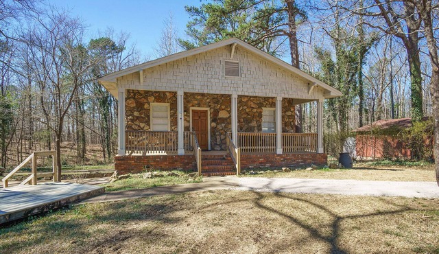 Spacious home close to Hoover Met, UAB & GOLF