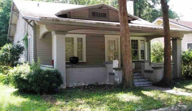 Spacious home close to UF Campus