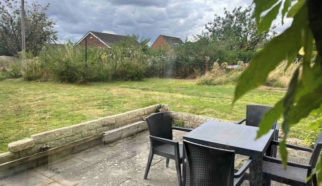 Spacious home from home free parking