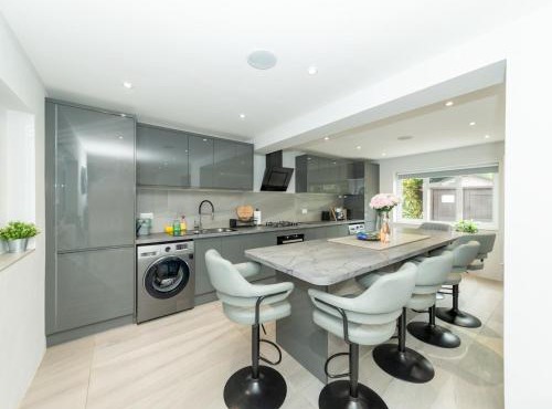 Spacious Home Heated Pool April-Sep in Tilehurst - Pass the Keys