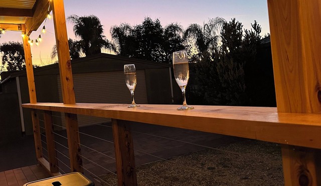 Spacious home in Corowa’s best street right across from the Murray/pet-friendly!