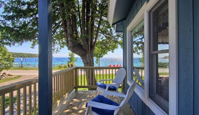 Spacious home in Omena. Dog friendly. Short walk to beach.