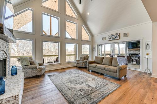 Spacious Home in Paradise Grove Nolin Lake!