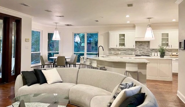 Spacious Home in Resort Golf Course,close to Omni PGA Frisco and RoughRiders!