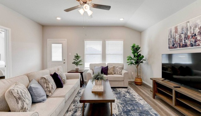 Spacious Home in South Temple with 5 Beds
