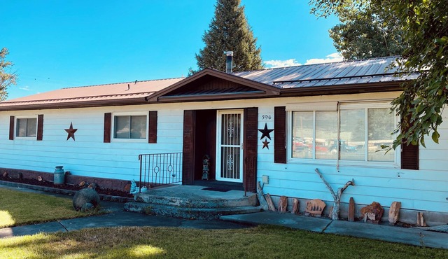 Spacious home in the heart of Utah’s National Parks and the Paiute ATV Trail