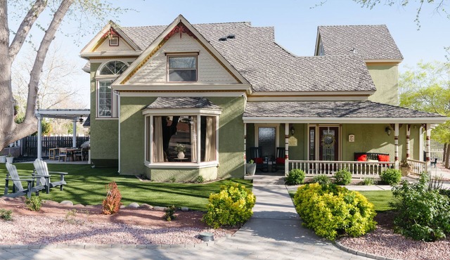 Spacious Home in the Heart of St. George Over 100 5 Star Reviews