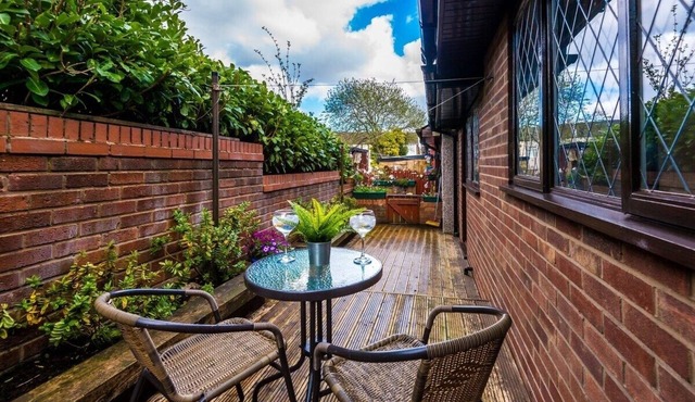 Spacious Home in Warrington | 53 Degrees Property | Ideal for Groups - Sleeps 8!