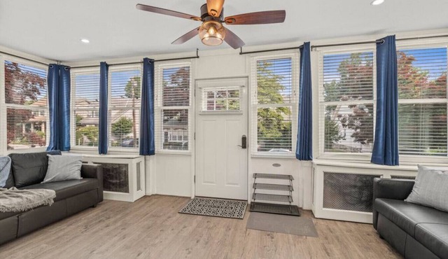 Spacious Home: King Beds Gym Deck Games Parking AC