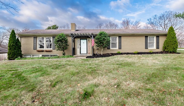 Spacious home middle of bourbon country. Sleeps 8, firepit!