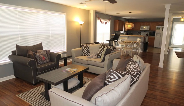 Spacious Home near Bryant Denny Stadium - Perfect for Game Days & Families!