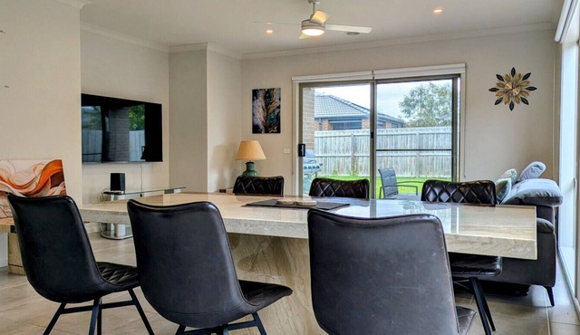 Spacious home near Bellarine Peninsula Trail