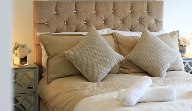 Spacious Home Near City & Nature in Derbyshire