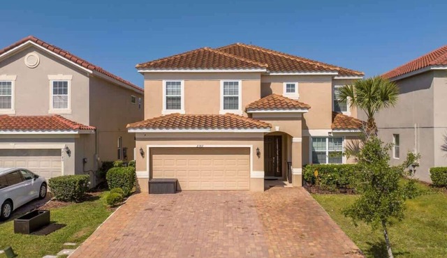 Spacious Home Near Disney with Pool