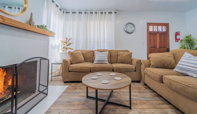 Spacious Home Near SoFi Stadium & LAX + Free Parking
