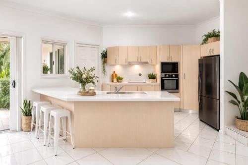 Spacious Home Near Theme Parks