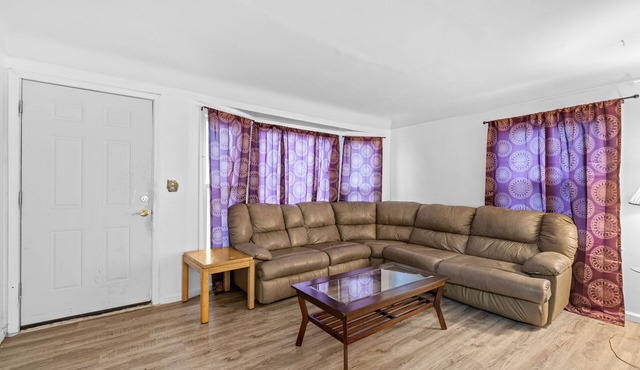 Spacious Home Newly Renovated Ideal for Long-Time Stays