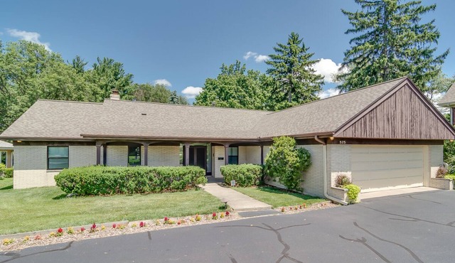 Spacious Home on Angela Blvd, Next to Notre Dame Campus