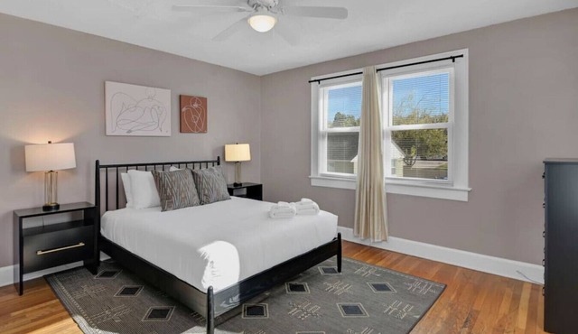Spacious Home on Gervais | 4BR 2BA | Downtown