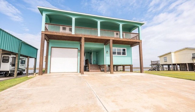 Spacious Home on ICW w/Fabulous Patios on Sargent Beach & ICW Side!
